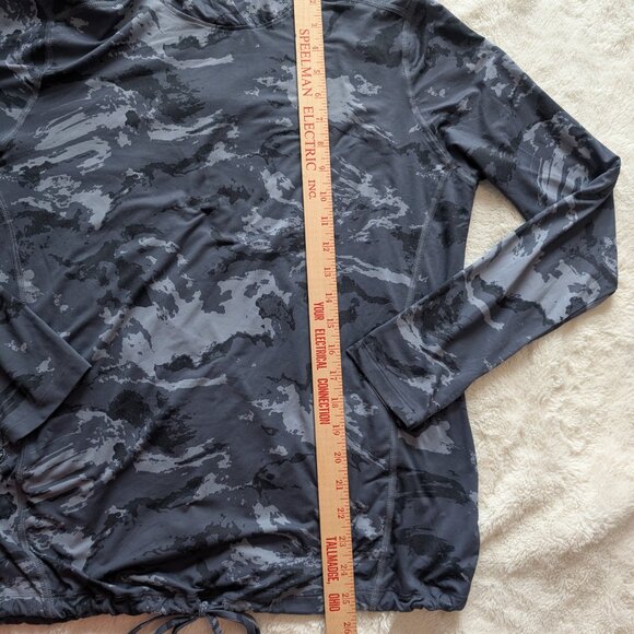 Mountain Hardware Gray Camouflage Hoodie - Picture 3 of 10